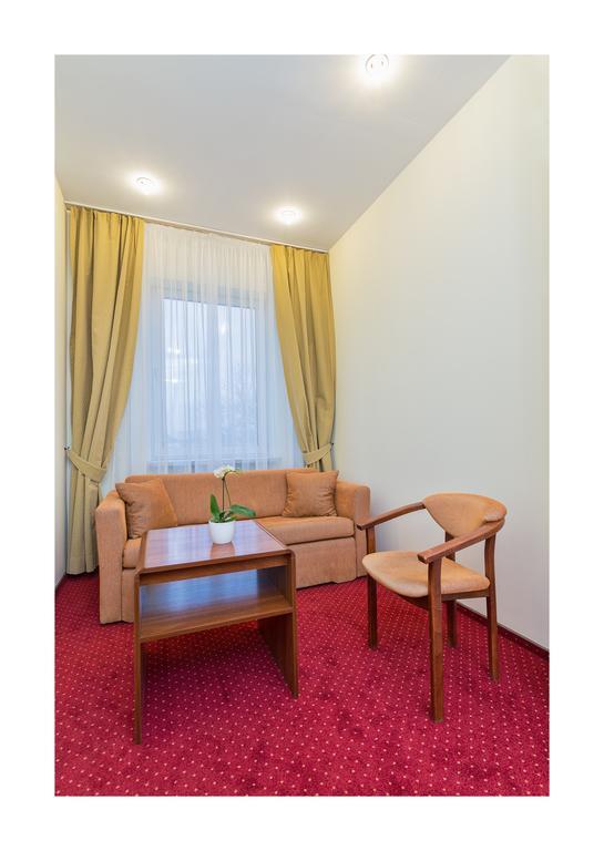 Hotel Colibra วอร์ซอ ภายนอก รูปภาพ
