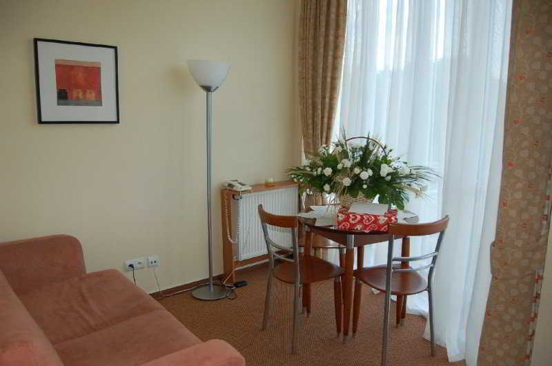 Hotel Colibra วอร์ซอ ภายนอก รูปภาพ